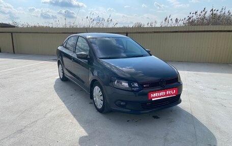 Volkswagen Polo VI (EU Market), 2013 год, 750 000 рублей, 2 фотография