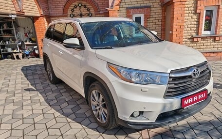 Toyota Highlander III, 2014 год, 3 300 000 рублей, 9 фотография
