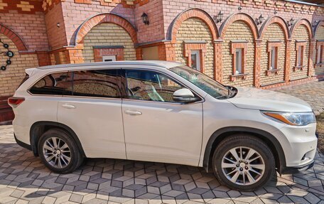 Toyota Highlander III, 2014 год, 3 300 000 рублей, 10 фотография