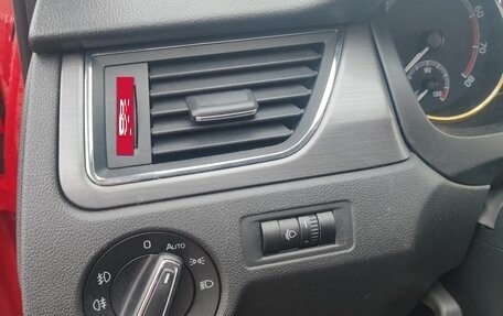 Skoda Rapid I, 2019 год, 1 300 000 рублей, 39 фотография