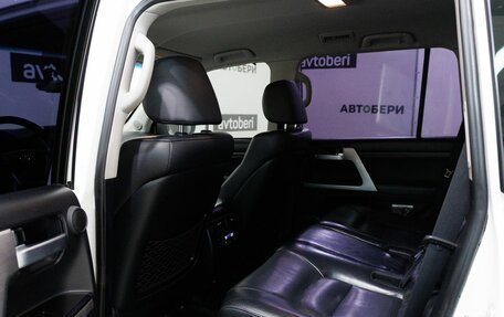 Toyota Land Cruiser 200, 2016 год, 6 200 000 рублей, 28 фотография