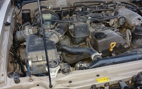 Toyota Hilux Surf III рестайлинг, 2001 год, 1 350 000 рублей, 5 фотография