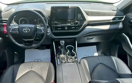 Toyota Highlander, 2022 год, 4 700 000 рублей, 6 фотография