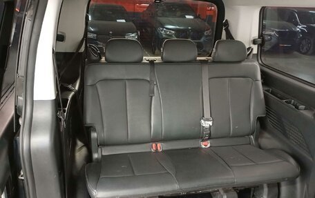 Hyundai Staria, 2023 год, 5 688 000 рублей, 17 фотография