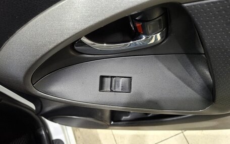 Toyota RAV4, 2011 год, 1 430 000 рублей, 32 фотография