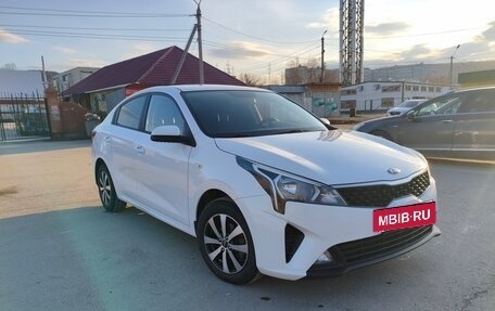 KIA Rio IV, 2021 год, 1 785 000 рублей, 2 фотография