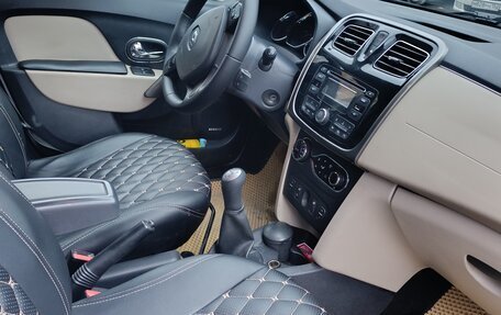 Renault Logan II, 2015 год, 680 000 рублей, 2 фотография