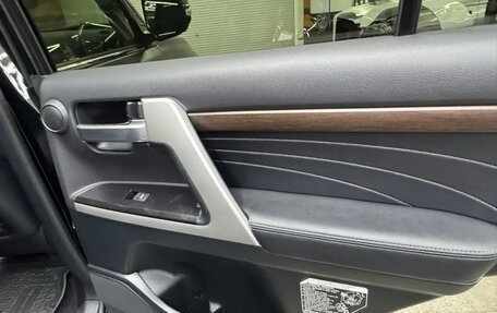 Toyota Land Cruiser 200, 2021 год, 9 800 000 рублей, 14 фотография