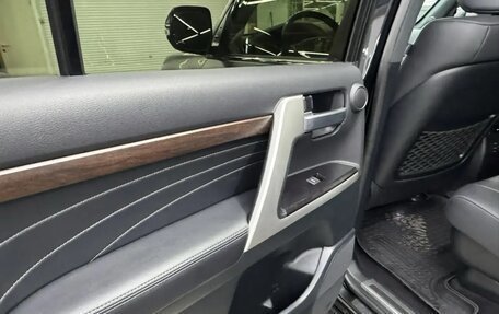 Toyota Land Cruiser 200, 2021 год, 9 800 000 рублей, 9 фотография