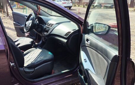 Hyundai Solaris II рестайлинг, 2013 год, 499 999 рублей, 18 фотография