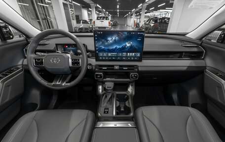 Toyota RAV4, 2025 год, 4 680 000 рублей, 8 фотография