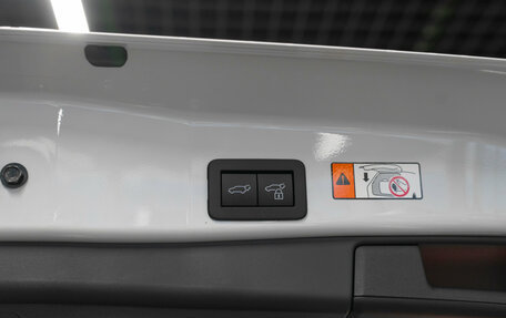 Toyota RAV4, 2025 год, 4 680 000 рублей, 27 фотография