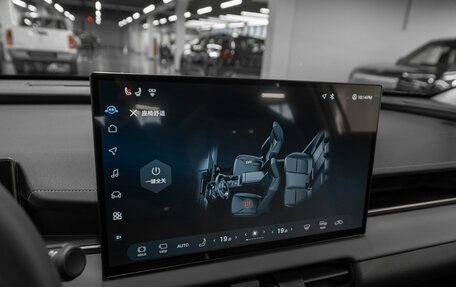 Toyota RAV4, 2025 год, 4 680 000 рублей, 20 фотография