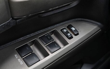 Toyota Land Cruiser 200, 2011 год, 2 650 000 рублей, 18 фотография