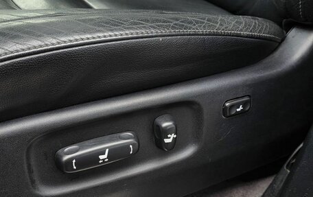 Toyota Land Cruiser 200, 2011 год, 2 650 000 рублей, 21 фотография