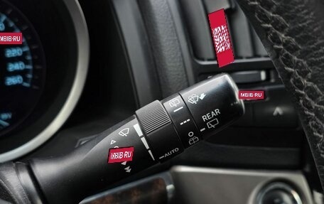 Toyota Land Cruiser 200, 2011 год, 2 650 000 рублей, 15 фотография