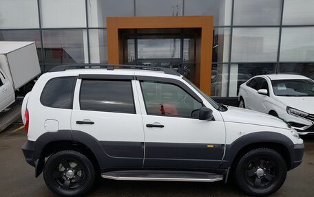 Chevrolet Niva I рестайлинг, 2017 год, 799 000 рублей, 4 фотография