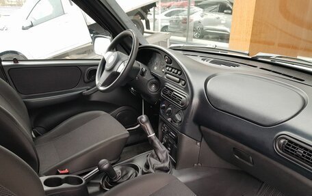 Chevrolet Niva I рестайлинг, 2017 год, 799 000 рублей, 9 фотография