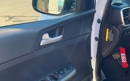 KIA Sportage IV рестайлинг, 2019 год, 2 390 000 рублей, 10 фотография