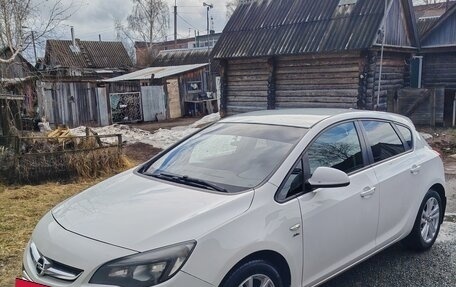 Opel Astra J, 2013 год, 695 000 рублей, 2 фотография