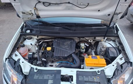 Renault Logan II, 2014 год, 380 000 рублей, 11 фотография