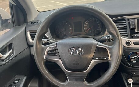 Hyundai Solaris II рестайлинг, 2018 год, 870 000 рублей, 12 фотография