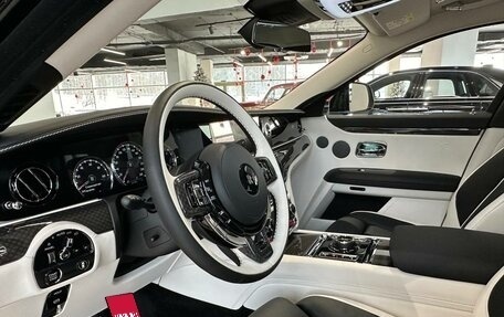 Rolls-Royce Ghost Series II рестайлинг, 2024 год, 41 000 000 рублей, 4 фотография