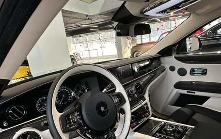 Rolls-Royce Ghost Series II рестайлинг, 2024 год, 41 000 000 рублей, 26 фотография