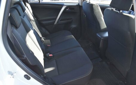 Toyota RAV4, 2018 год, 2 450 000 рублей, 11 фотография