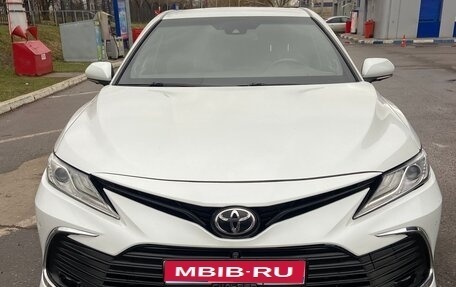 Toyota Camry, 2019 год, 2 800 000 рублей, 1 фотография