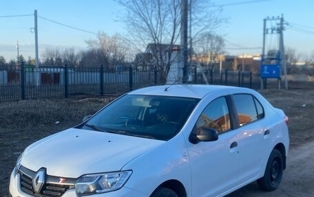 Renault Logan II, 2018 год, 900 000 рублей, 2 фотография