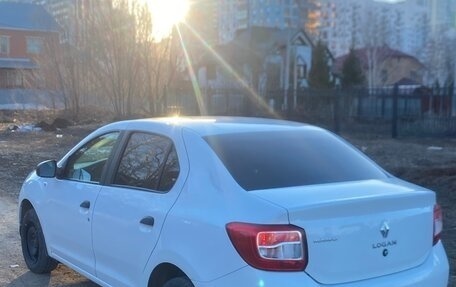 Renault Logan II, 2018 год, 900 000 рублей, 6 фотография