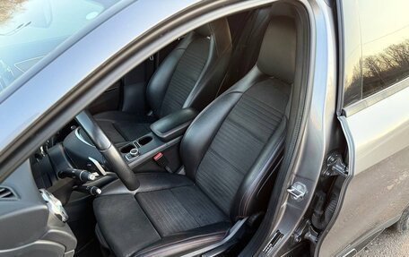 Mercedes-Benz GLA, 2018 год, 1 880 000 рублей, 14 фотография