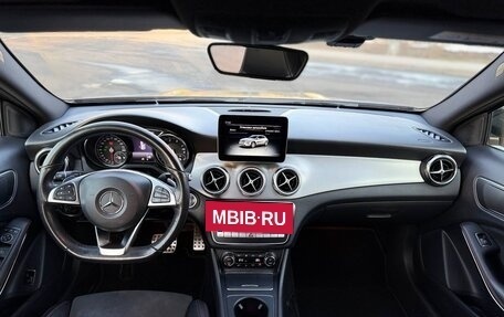 Mercedes-Benz GLA, 2018 год, 1 880 000 рублей, 16 фотография