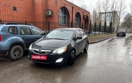 Opel Astra J, 2010 год, 750 000 рублей, 3 фотография
