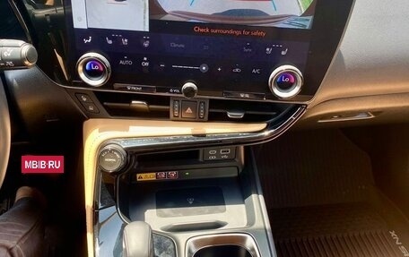 Lexus NX, 2022 год, 6 100 000 рублей, 8 фотография