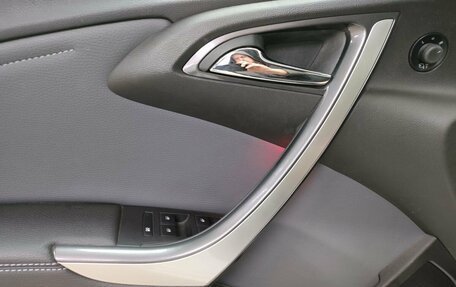 Opel Astra J, 2013 год, 1 163 000 рублей, 19 фотография