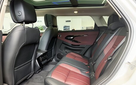 Land Rover Range Rover Evoque II, 2025 год, 6 100 000 рублей, 26 фотография