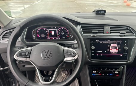 Volkswagen Tiguan II, 2021 год, 2 350 000 рублей, 17 фотография