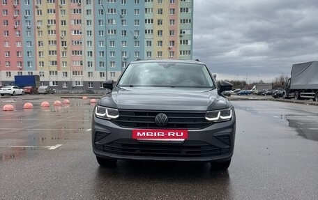 Volkswagen Tiguan II, 2021 год, 2 350 000 рублей, 3 фотография