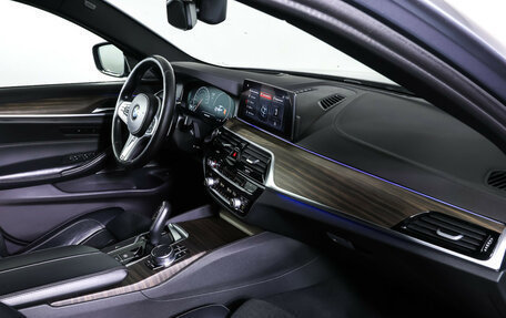 BMW 5 серия, 2018 год, 4 390 000 рублей, 11 фотография
