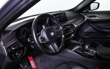 BMW 5 серия, 2018 год, 4 390 000 рублей, 15 фотография