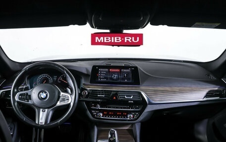 BMW 5 серия, 2018 год, 4 390 000 рублей, 17 фотография