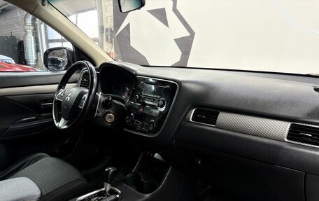 Mitsubishi Outlander III рестайлинг 3, 2012 год, 1 289 900 рублей, 6 фотография