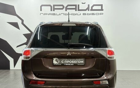 Mitsubishi Outlander III рестайлинг 3, 2012 год, 1 289 900 рублей, 4 фотография