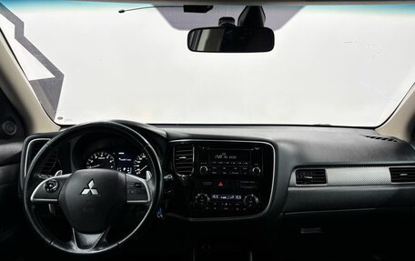 Mitsubishi Outlander III рестайлинг 3, 2012 год, 1 289 900 рублей, 7 фотография