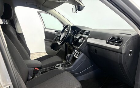 Volkswagen Tiguan II, 2019 год, 2 320 000 рублей, 11 фотография