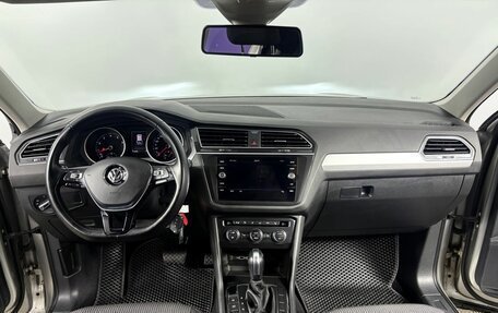 Volkswagen Tiguan II, 2019 год, 2 320 000 рублей, 14 фотография