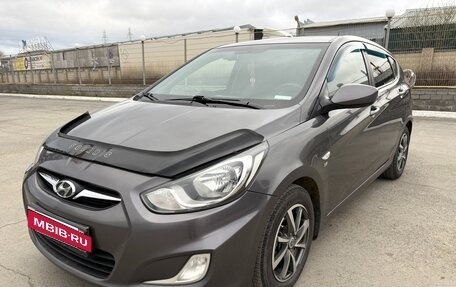 Hyundai Solaris II рестайлинг, 2013 год, 658 000 рублей, 2 фотография
