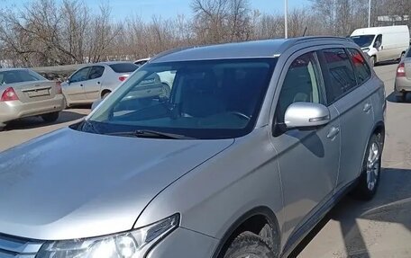 Mitsubishi Outlander III рестайлинг 3, 2014 год, 1 650 000 рублей, 5 фотография